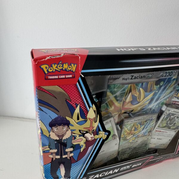 Hop's Zacian ex Box - DANIFICADA - Image 2