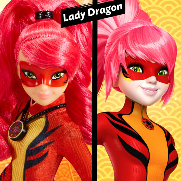 Ladybug e Dragon Shangai unem-se para salvar Paris! O conjunto ideal das tuas personagens favoritas de 25 cm, cada um inclui os seus acessórios de batalha, com 11 pontos de articulação tanto nos cotovelos como nos joelhos de dupla articulação. O recurso magnético na sua mão cria um punho vitorioso de "Bem Feito", o famoso gesto deste incrível par de lutadores. Divirta-se recriando cenas da famosa série com Ladybug e Dragon Shangai !